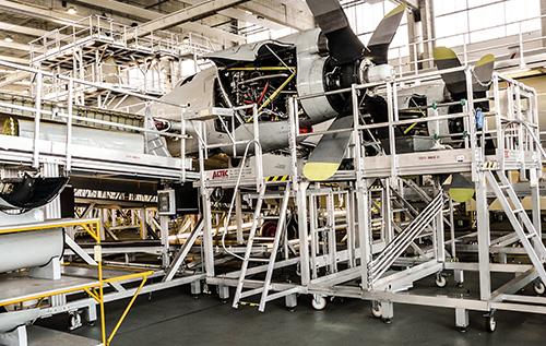 Engine dock for Lockheed P-3C „Orion“